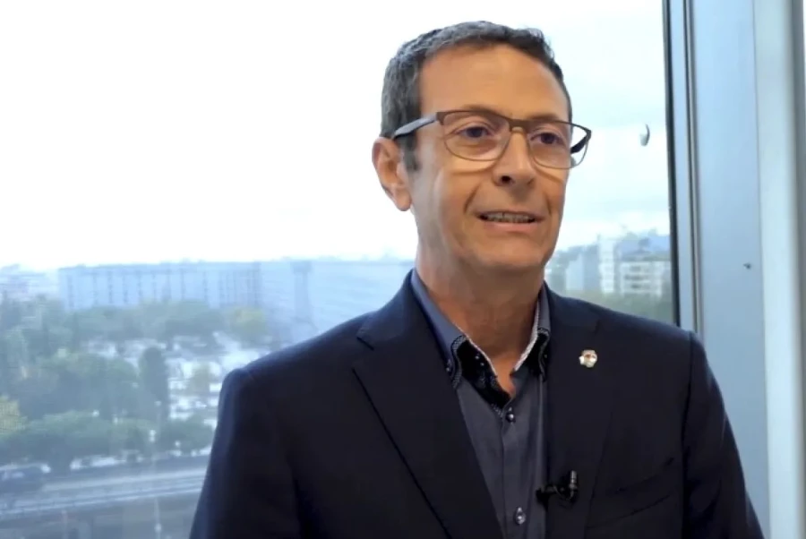 Fernando Abadía: una actitud "de libro"