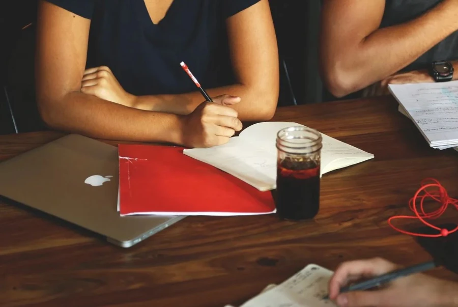 ¿Cómo se puede hacer una investigación de mercado internacional para una startup?