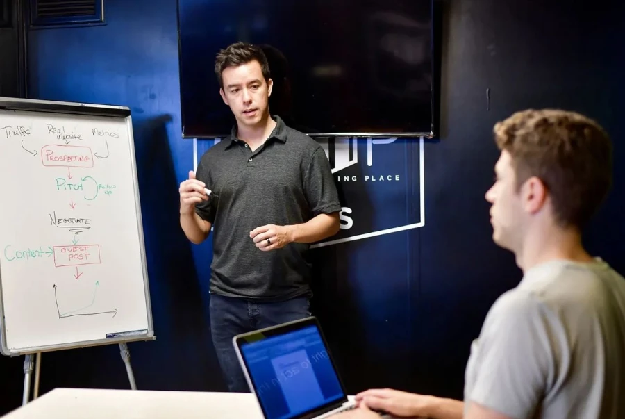 ¿Cuál es el papel de un mentor en el éxito de una startup?