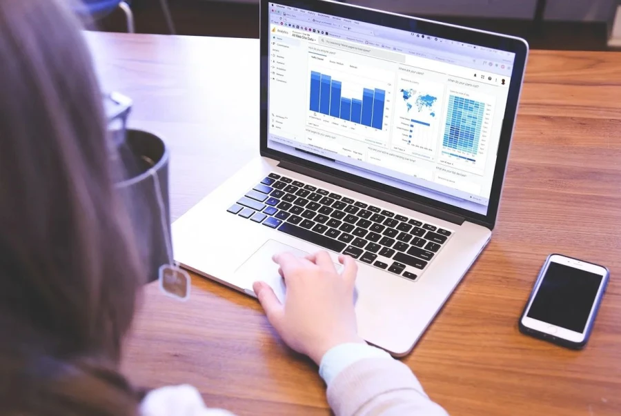 Pasos para establecer una estrategia de SEO para mejorar la visibilidad online de una startup