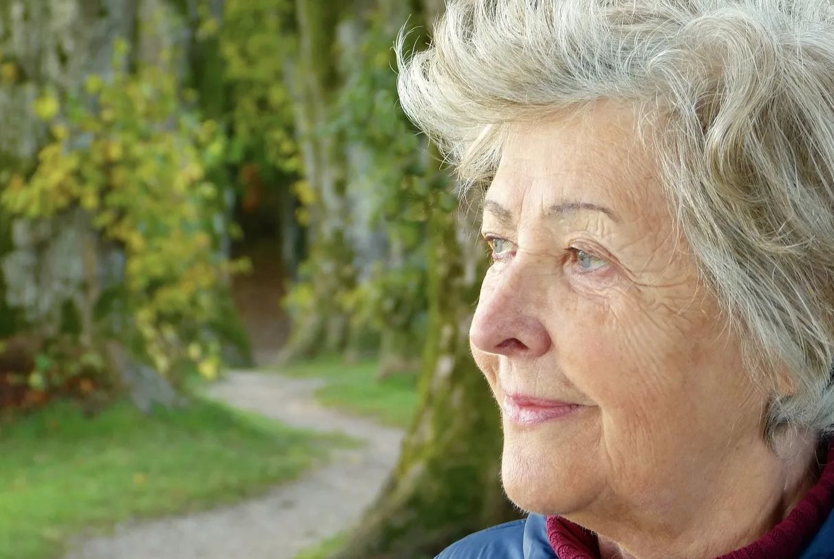 Estrategias para fomentar la inclusión de personas mayores en startups