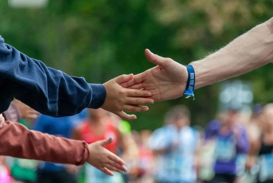 Cómo desarrollar la capacidad de inspirar y motivar a otros: guía para líderes de startups y emprendedores