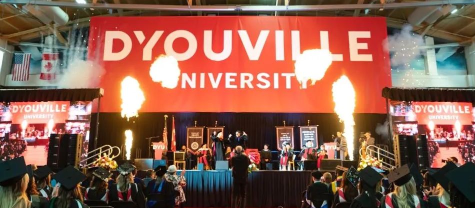 Un robot, responsable del discurso de graduación en la Universidad D'Youville