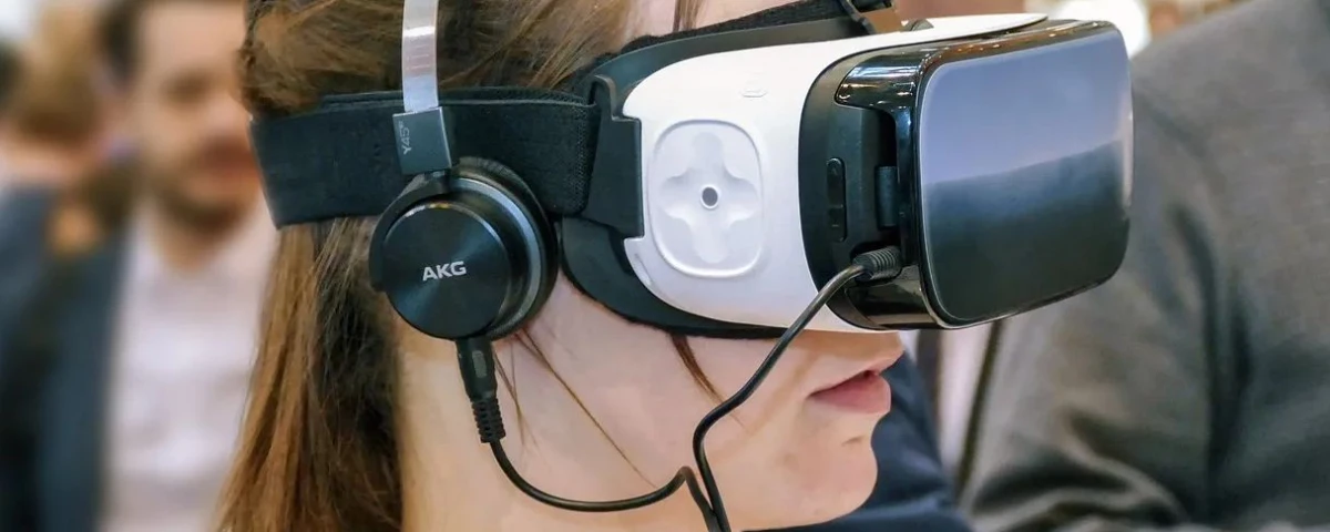 ¿Cómo se puede utilizar la realidad virtual en la formación y capacitación de empleados de una startup?