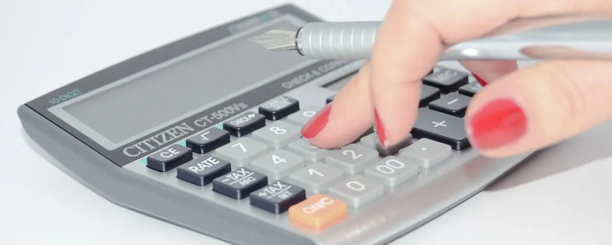 ¿Qué es el análisis de costos y cómo se puede optimizar en una startup?