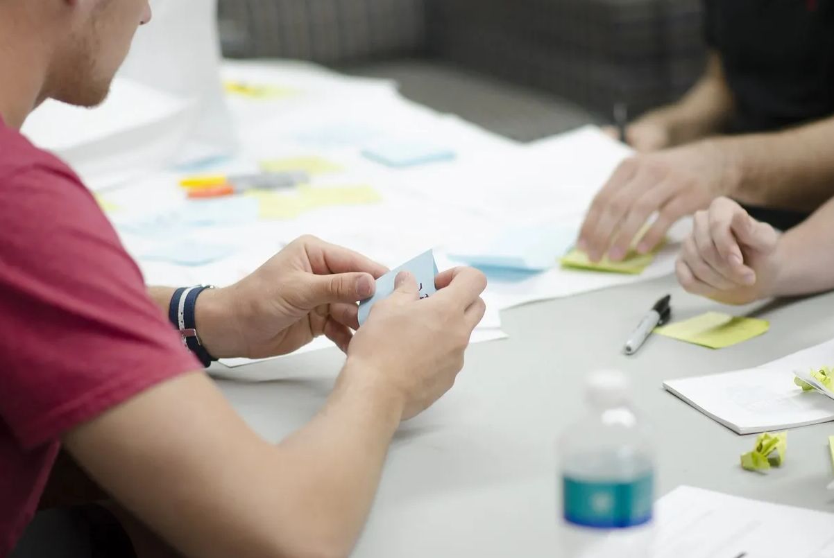 Alianzas estratégicas entre startups y grandes corporaciones: una oportunidad para el crecimiento empresarial