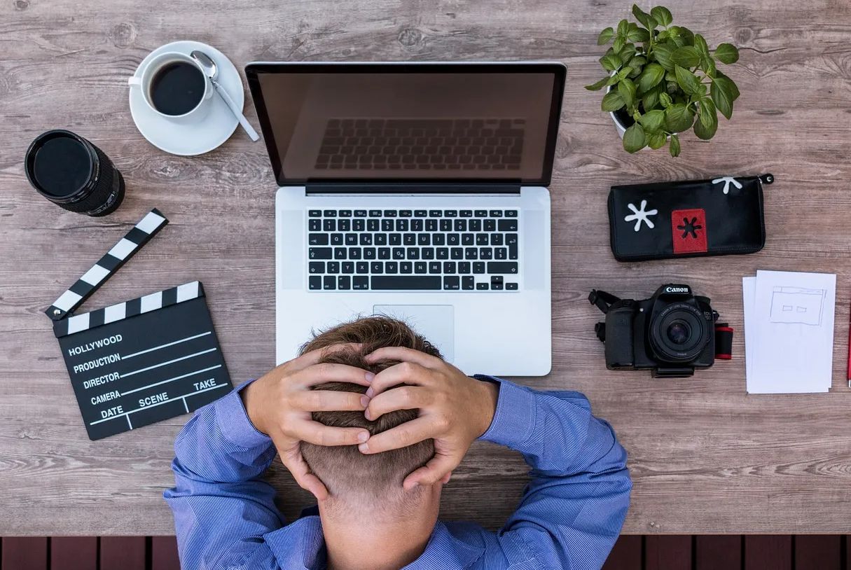 ¿Qué medidas se pueden tomar para promover la salud mental y el bienestar en una startup?