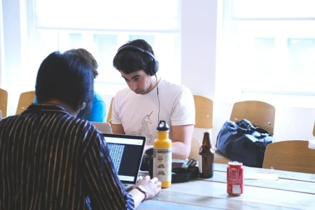 Burnout en el ecosistema emprendedor: señales, causas y soluciones para evitar el colapso