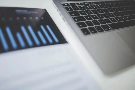 Programas de referidos en startups: integración con marketing, producto y atención al cliente