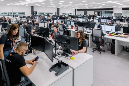 La empresa de servicios espaciales PLD Space ofrece prácticas de verano para universitarios