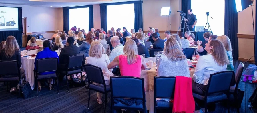 Cómo el networking estratégico redefine el acceso a oportunidades en el ecosistema emprendedor