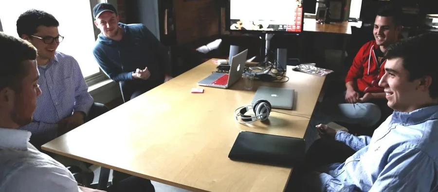 Delegación estratégica: el arte de empoderar equipos sin comprometer resultados