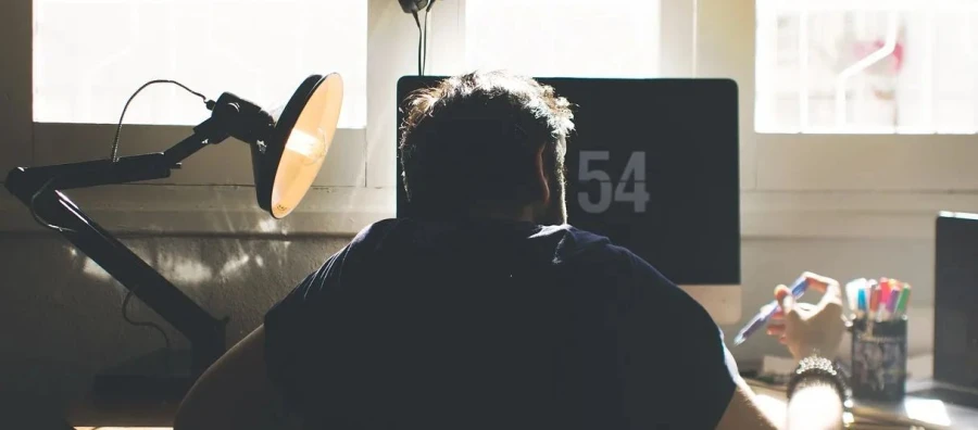 El dilema del perfeccionismo: cómo encontrar el equilibrio entre la calidad y la velocidad en el mundo empresarial