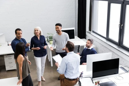 Más allá del liderazgo tradicional: cómo adoptar una mentalidad de servicio para generar impacto y crecimiento