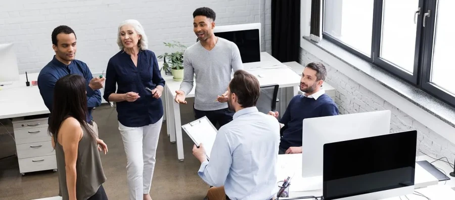 Más allá del liderazgo tradicional: cómo adoptar una mentalidad de servicio para generar impacto y crecimiento