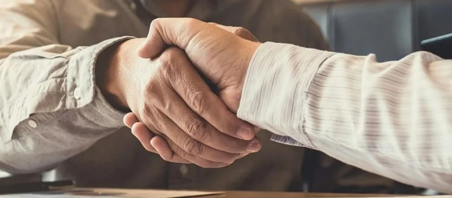 Elegir bien desde el inicio: el impacto del tipo societario en el futuro de una empresa