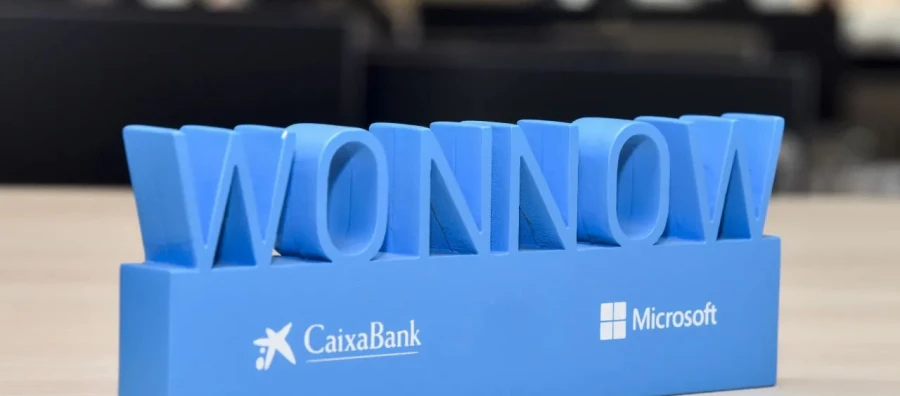 CaixaBank y Microsoft convocan la novena edición de los Premios WONNOW para mujeres STEM