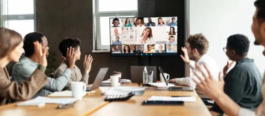 El modelo laboral híbrido se afianza en España como la opción preferida por empresas y empleados