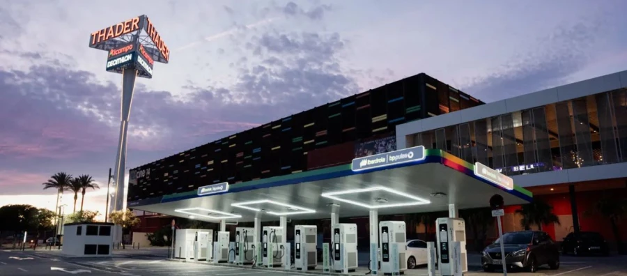 Iberdrola y bp amplían su alianza con descuentos cruzados en carburante y electricidad para sus clientes
