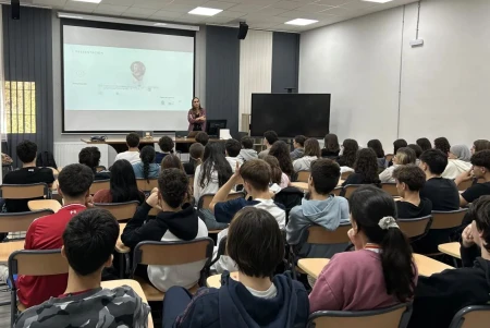 Cómo la consultoría y la Real Academia de Ingeniería impulsan el talento tecnológico de las jóvenes españolas