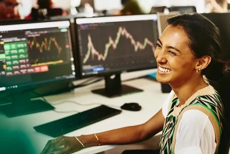 Cómo la inteligencia artificial transforma la felicidad laboral de los empleados