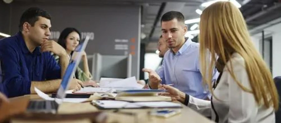 Cómo la tecnología humaniza la prevención de riesgos laborales y la salud mental en las empresas