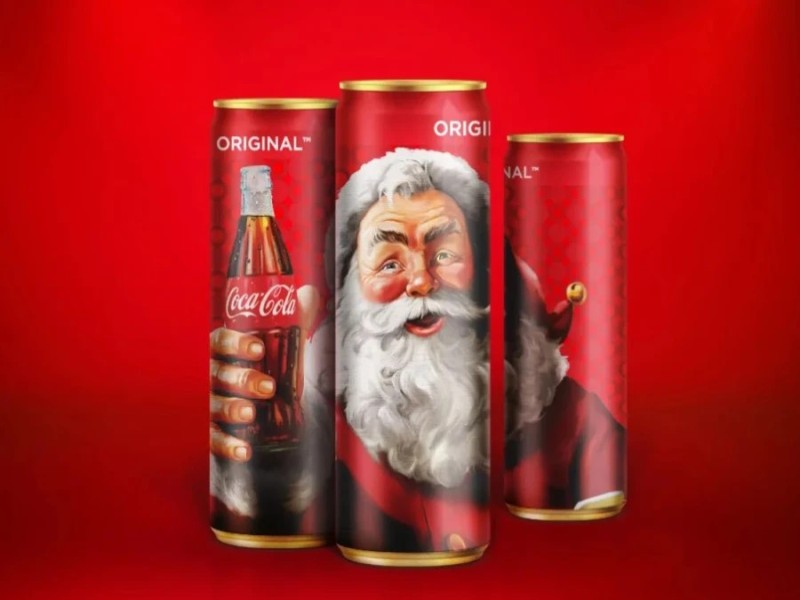 Coca-Cola, Santa Claus y los mil y un diseño de sus latas navideñas